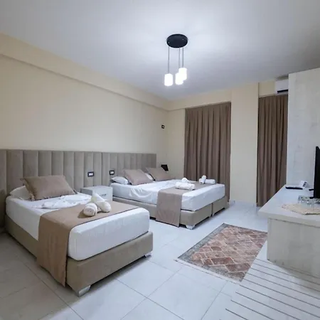 호텔 Altobelo Vlorë