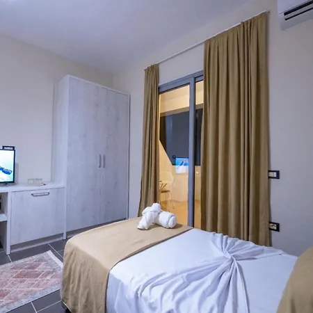 호텔 Altobelo Vlorë